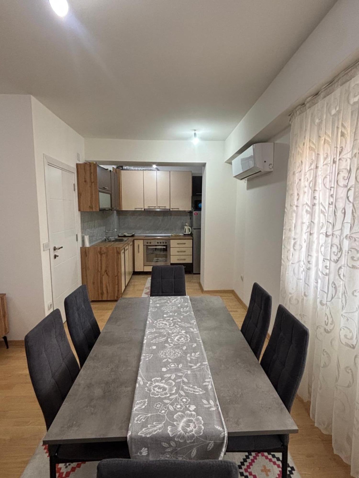 Aria Residence & Ѕра, Apartment 1-43, Level 8 บิโตลา ภายนอก รูปภาพ