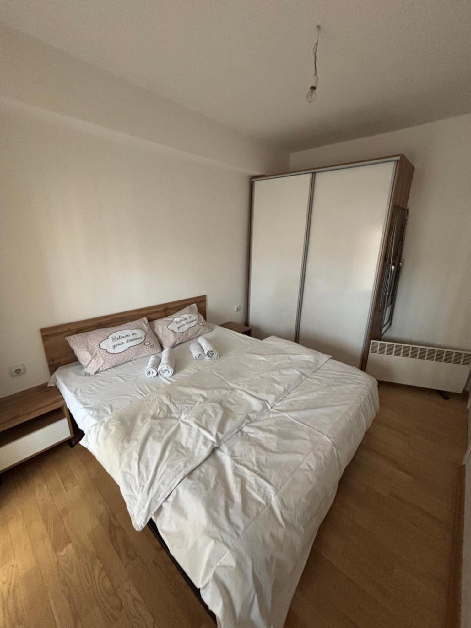 Aria Residence & Ѕра, Apartment 1-43, Level 8 บิโตลา ภายนอก รูปภาพ