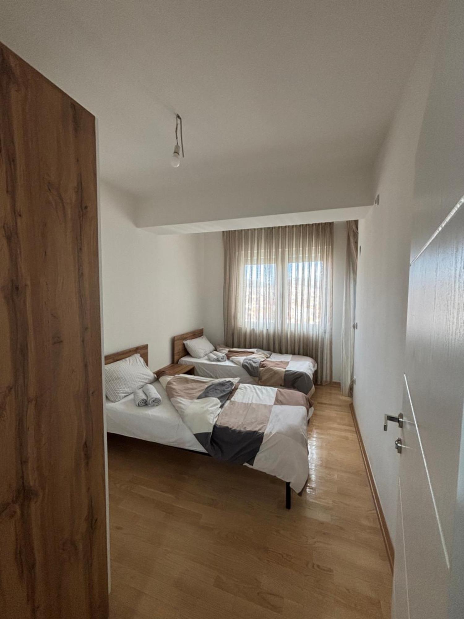 Aria Residence & Ѕра, Apartment 1-43, Level 8 บิโตลา ภายนอก รูปภาพ